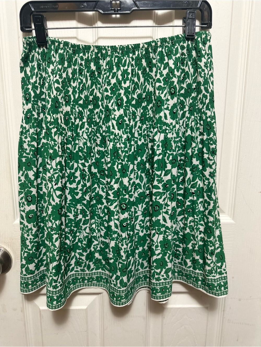 Max Studio Green Floral Elastic-Waist Skater Skirt Size XS. #580
